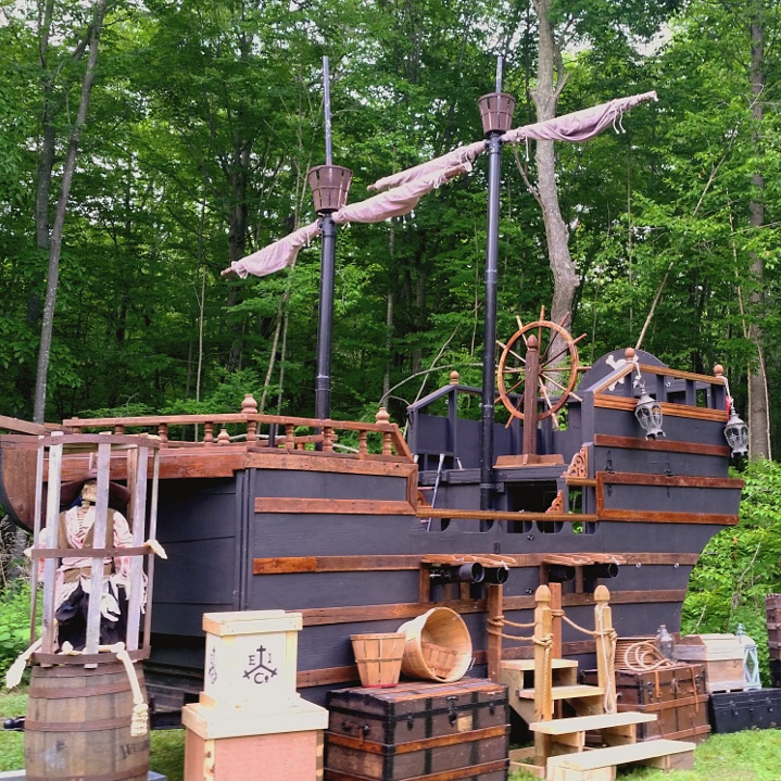 Pirate ship and Props